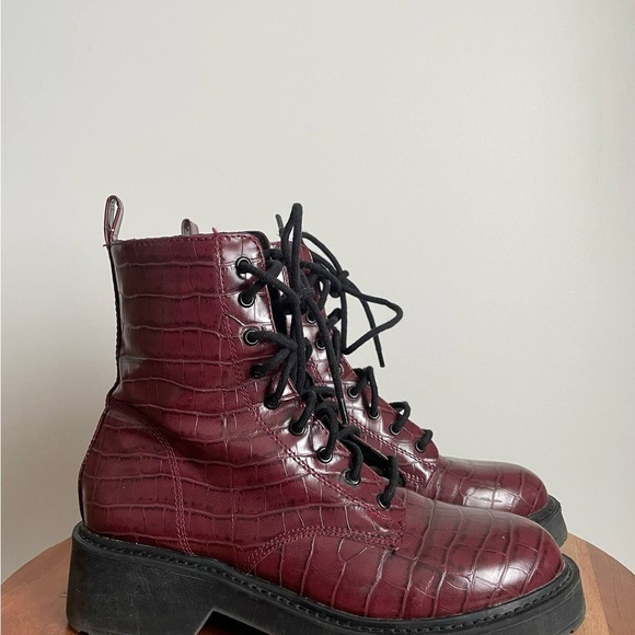 Burgundy Croc-Embossed Combat Boots with Chunky Sole size 6 - Picture 6 of 9